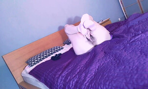 Матюрка дрочит волосатую киску - русское домашнее порно