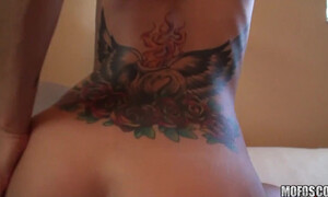 Давно мечтал о сексе с маминой подругой и сегодня я оросил её кончей